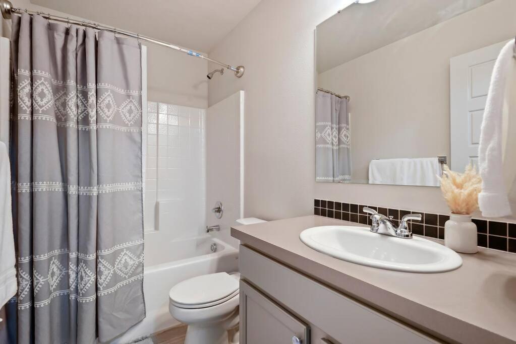 Beautiful Brand New Kuna Home! 外观 照片