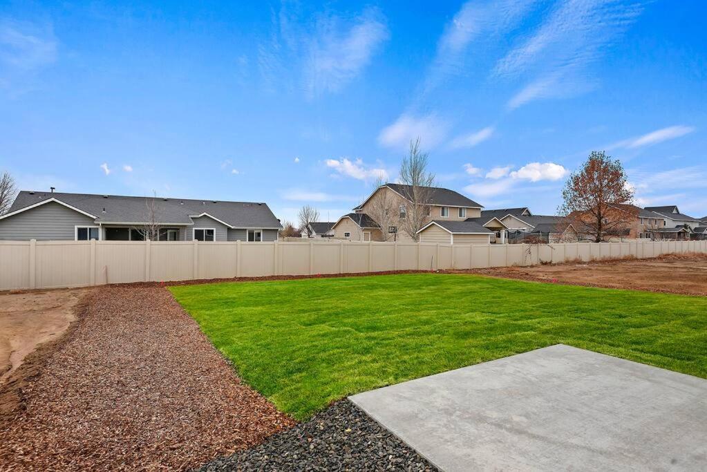 Beautiful Brand New Kuna Home! 外观 照片
