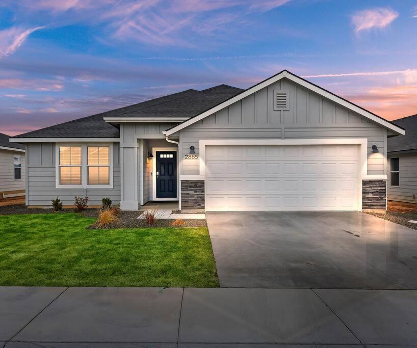 Beautiful Brand New Kuna Home! 外观 照片