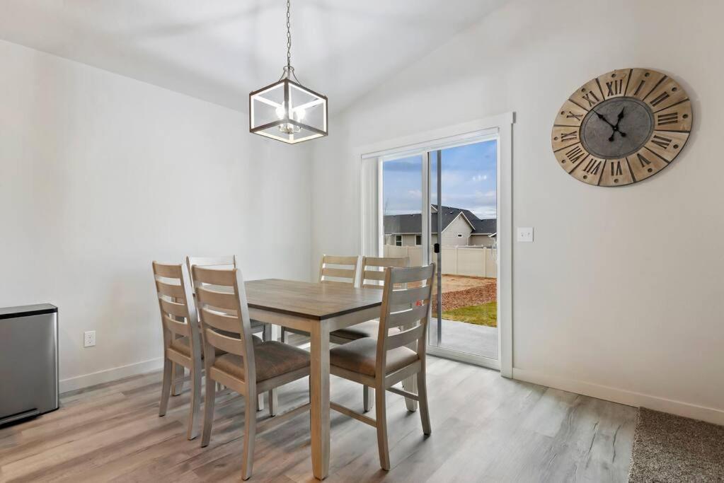 Beautiful Brand New Kuna Home! 外观 照片